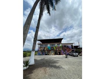 Finca el alquiler en Pereira, 20 Personas