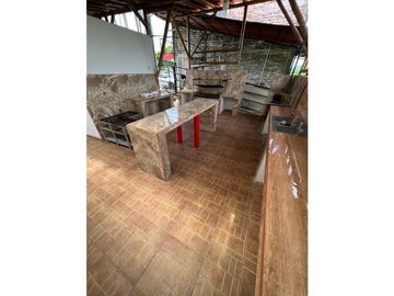Finca el alquiler en Pereira, 20 Personas