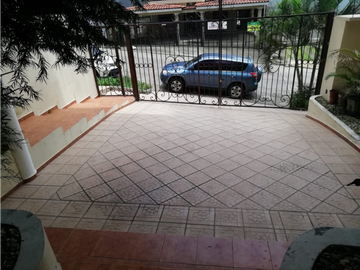 CASA EN VILLA DE LA FUENTES