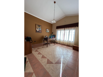 VENTA-CASA 4 DORM EN COLONIA CAROYA-APTA CREDITO HIPOTECARIO