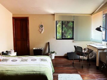Casa en venta en Fracc. sobre Camino Real a Cholula, con 2,500m2 de Terreno