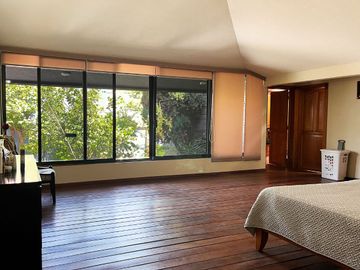 Casa en venta en Fracc. sobre Camino Real a Cholula, con 2,500m2 de Terreno