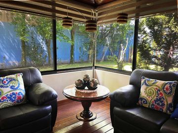 Casa en venta en Fracc. sobre Camino Real a Cholula, con 2,500m2 de Terreno