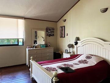 Casa en venta en Fracc. sobre Camino Real a Cholula, con 2,500m2 de Terreno