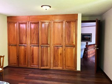 Casa en venta en Fracc. sobre Camino Real a Cholula, con 2,500m2 de Terreno