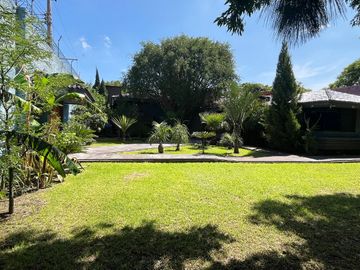 Casa en venta en Fracc. sobre Camino Real a Cholula, con 2,500m2 de Terreno