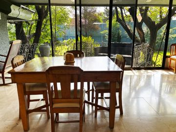 Casa en venta en Fracc. sobre Camino Real a Cholula, con 2,500m2 de Terreno