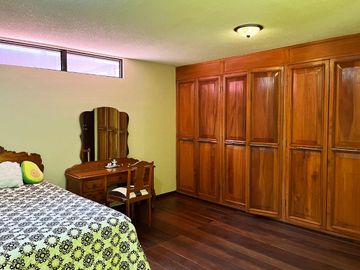 Casa en venta en Fracc. sobre Camino Real a Cholula, con 2,500m2 de Terreno