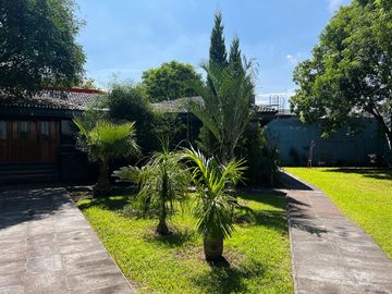 Casa en venta en Fracc. sobre Camino Real a Cholula, con 2,500m2 de Terreno