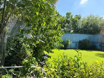 Casa en venta en Fracc. sobre Camino Real a Cholula, con 2,500m2 de Terreno