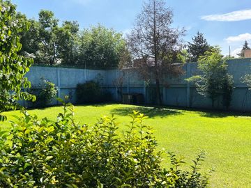 Casa en venta en Fracc. sobre Camino Real a Cholula, con 2,500m2 de Terreno