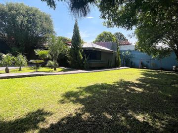 Casa en venta en Fracc. sobre Camino Real a Cholula, con 2,500m2 de Terreno