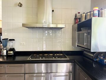 Casa en venta en Fracc. sobre Camino Real a Cholula, con 2,500m2 de Terreno