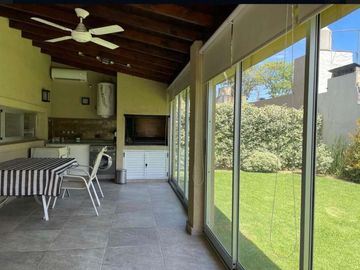 Casa en venta en Hurlingham