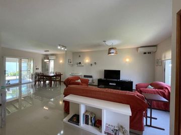 Casa en venta en Hurlingham