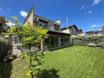 Casa en venta en Hurlingham