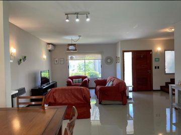 Casa en venta en Hurlingham