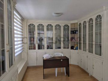 Casa en Venta de 740m2 dentro de la Urbanización El Condado
