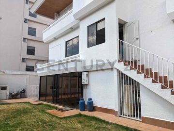 Casa en Venta de 740m2 dentro de la Urbanización El Condado
