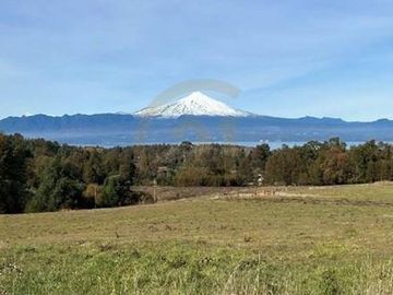 Parcela con vista al  Volcán y derecho a marina