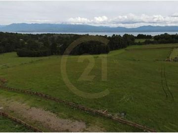 Parcela con vista al  Volcán y derecho a marina
