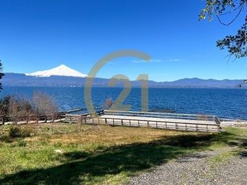 Parcela con vista al  Volcán y derecho a marina