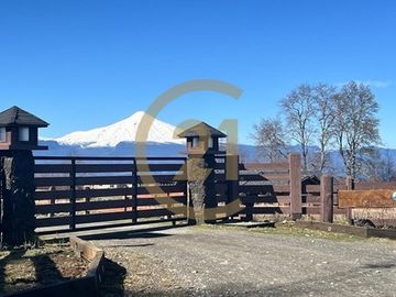 Parcela con vista al  Volcán y derecho a marina