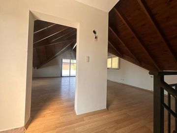 Casa en venta en Barrio El Aromo una planta, 3 dormitorios mas playroom con pileta