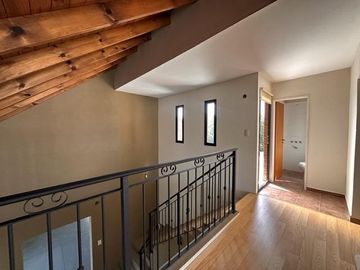 Casa en venta en Barrio El Aromo una planta, 3 dormitorios mas playroom con pileta