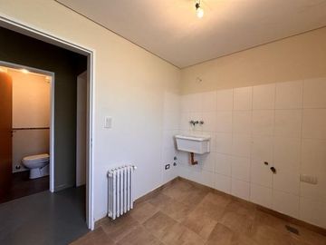 Casa en venta en Barrio El Aromo una planta, 3 dormitorios mas playroom con pileta