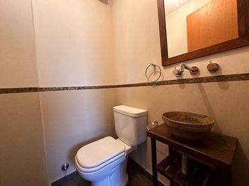 Casa en venta en Barrio El Aromo una planta, 3 dormitorios mas playroom con pileta