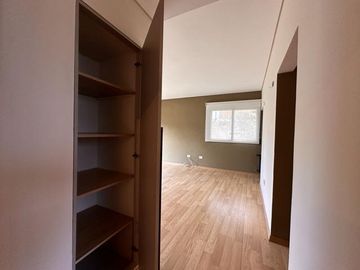 Casa en venta en Barrio El Aromo una planta, 3 dormitorios mas playroom con pileta