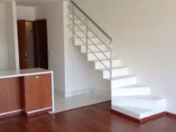 EN VENTA - MODERNO LOFT DE 2 PISOS - ATRAS PALMAS Y PERIFERICO