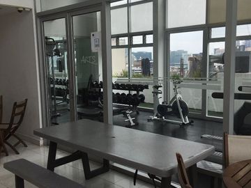 EN VENTA - MODERNO LOFT DE 2 PISOS - ATRAS PALMAS Y PERIFERICO