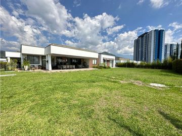 Se Vende Casa Campestre Sector - Avenida Centenario