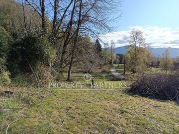 Campo en Reserva Paillahuinte con acceso al Lago Panguipulli.
