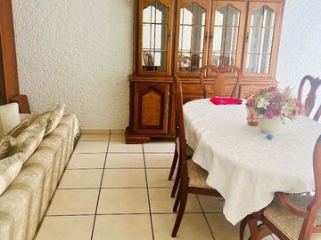 Excelente casa en Valle Dorado