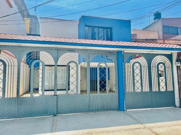 Excelente casa en Valle Dorado