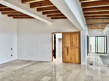 Casa en renta y venta  en Avándaro con vista al bosque y al lago