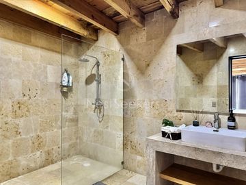 Casa en renta y venta  en Avándaro con vista al bosque y al lago