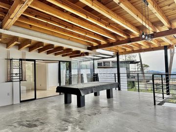 Casa en renta y venta  en Avándaro con vista al bosque y al lago