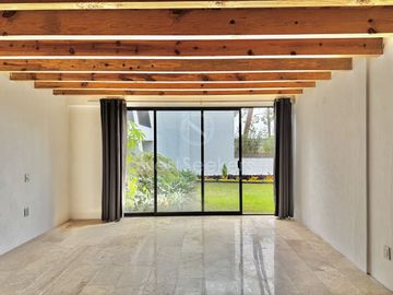 Casa en renta y venta  en Avándaro con vista al bosque y al lago