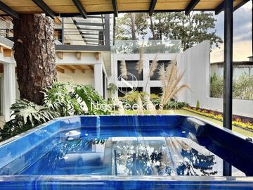 Casa en renta y venta  en Avándaro con vista al bosque y al lago
