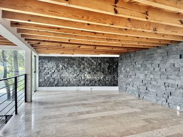 Casa en renta y venta  en Avándaro con vista al bosque y al lago