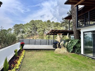 Casa en renta y venta  en Avándaro con vista al bosque y al lago