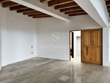 Casa en renta y venta  en Avándaro con vista al bosque y al lago