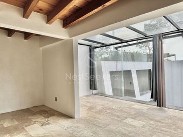 Casa en renta y venta  en Avándaro con vista al bosque y al lago
