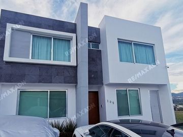 CASA VENTA CUMBRES DEL LAGO QUERÉTARO