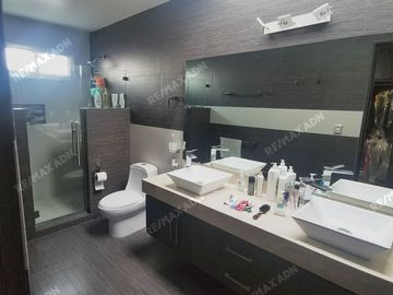 CASA VENTA CUMBRES DEL LAGO QUERÉTARO