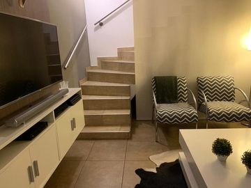 DUPLEX 4 AMBIENTES EN PEQUEÑO CONDOMINIO EN IMPECABLE ESTADO A 2 CUADRAS DE PLAZA BROWN